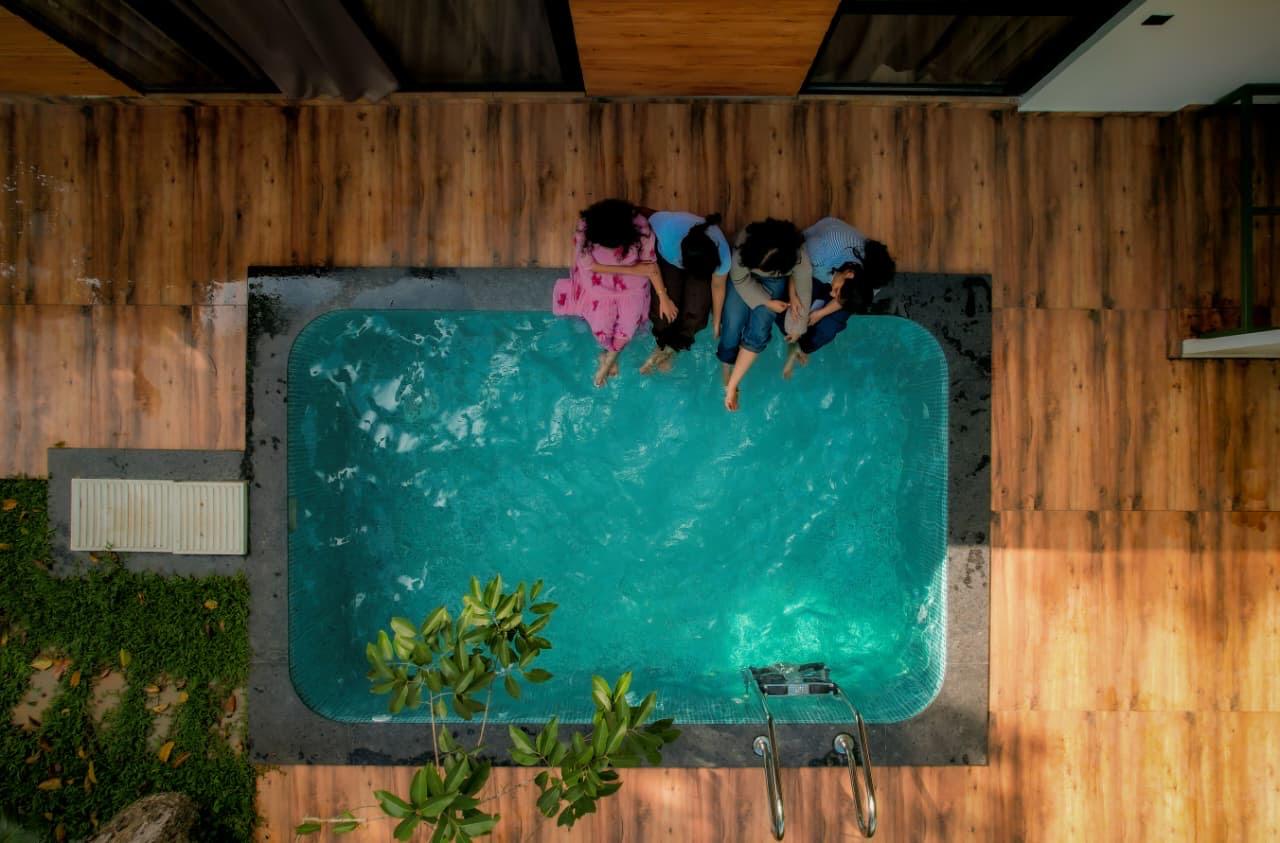 Private pool at Windleaf villa from above